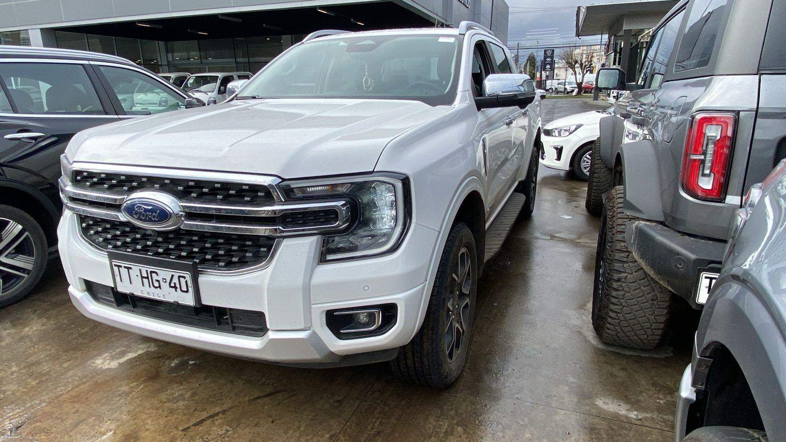 Ford Ranger 3.0 Ltd Diesel 4x4 Dob. Cab. At 4p 2025 - Imagen 6 de 8