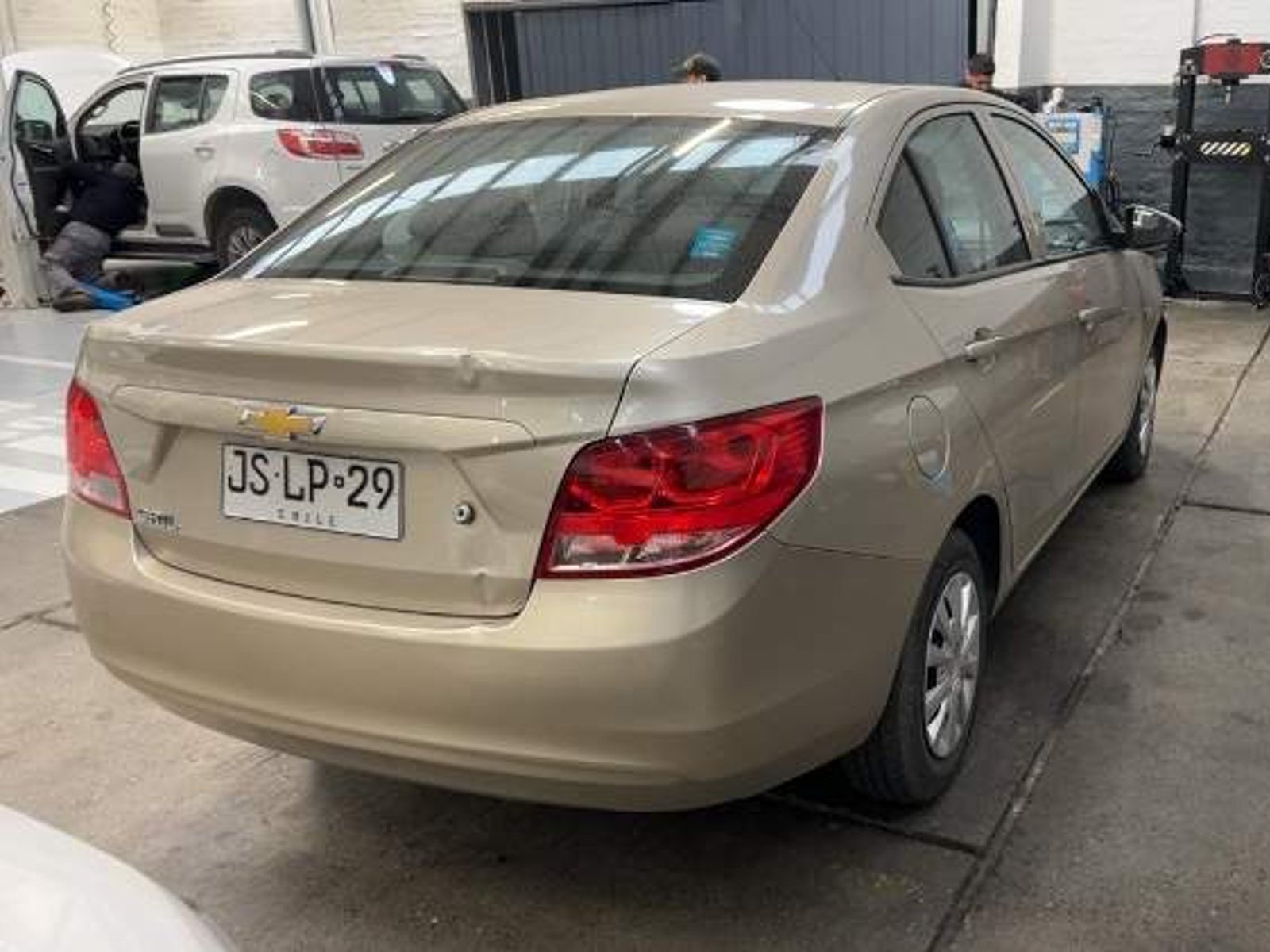Chevrolet Sail 1.5 4x2 Nb Mt 4p 2017 - Foto 4 de 5