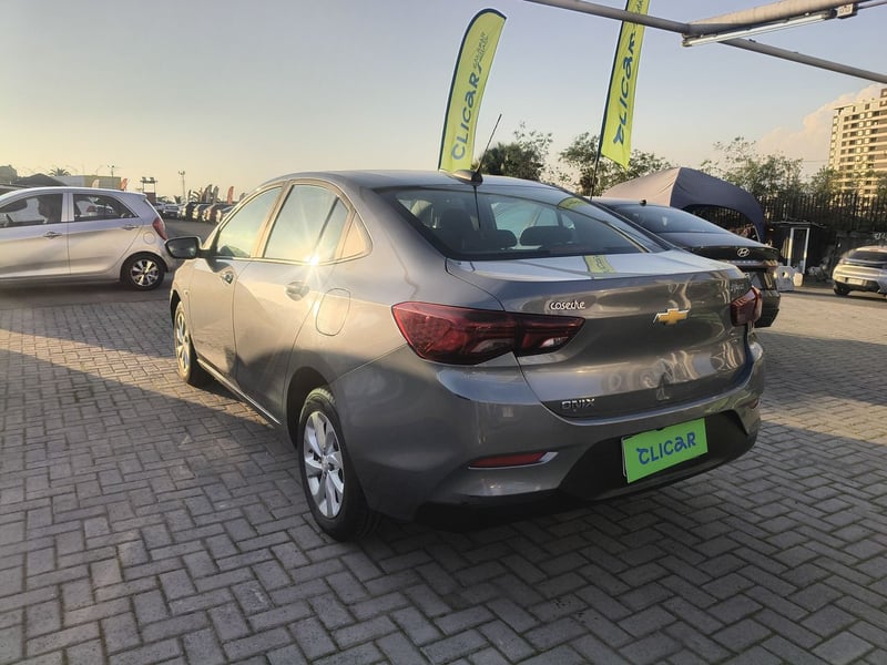 Chevrolet Onix 1.0t Lt 4x2 Sedan Mt 4p 2021 - Imagen 5 de 8