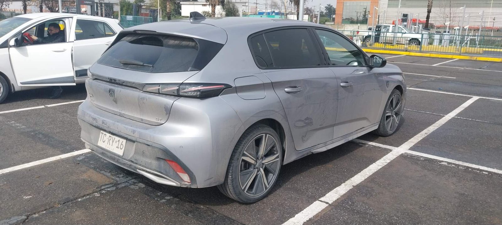Peugeot 308 1.2 Gt Puretech 130 4x2 Eat8 5p 2024 - Imagen 3 de 4