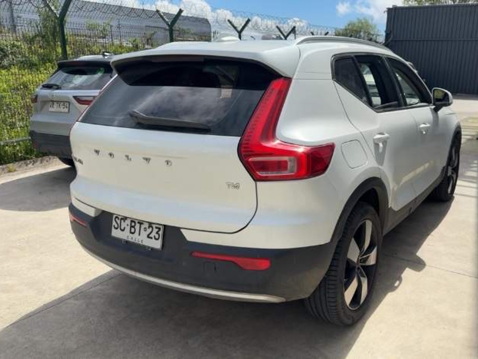 Volvo Xc40 2.0 T4 Momentum Fwd At 5p 2022 - Foto 4 de 5