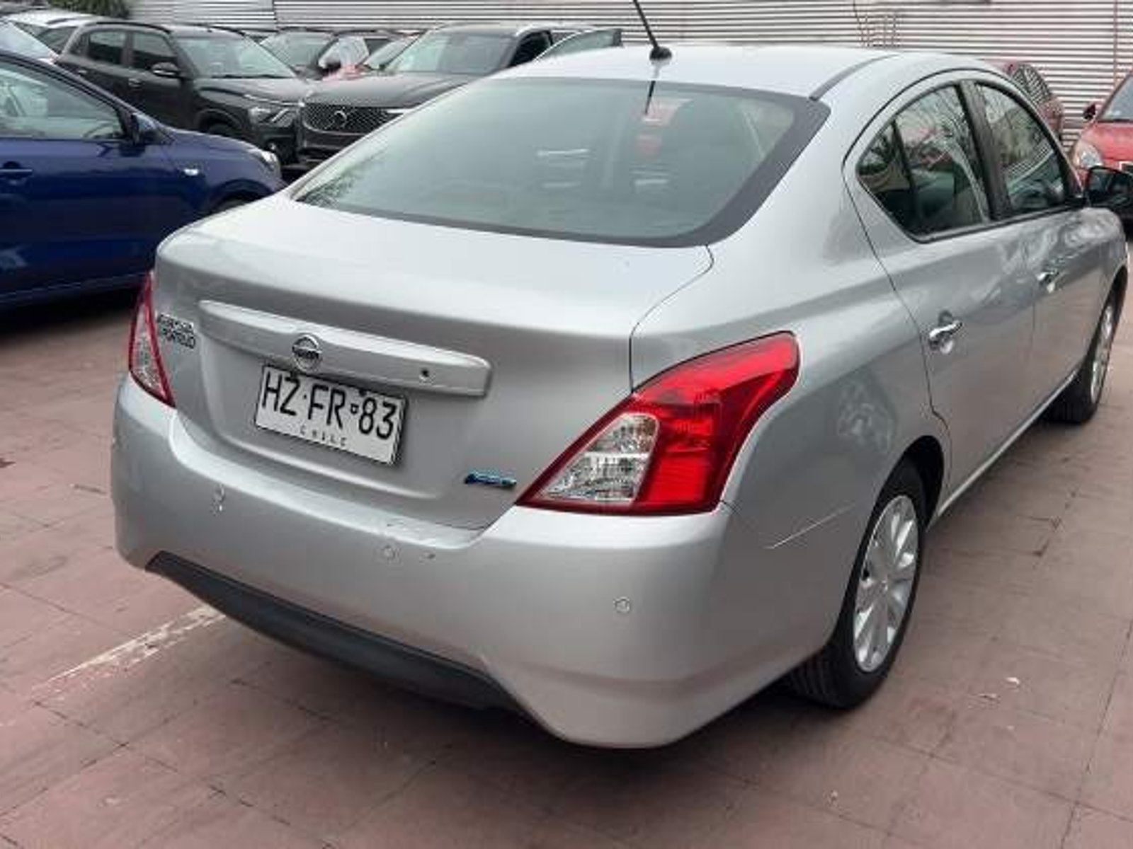 Nissan Versa 1.6 Sense 4x2 4at 4p 2016 - Foto 4 de 5