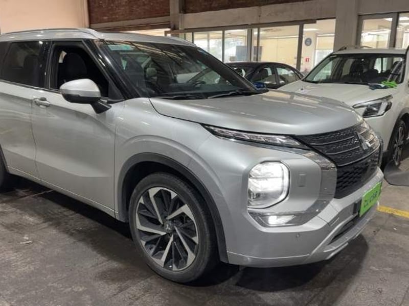 Mitsubishi Outlander 2.5 Gls Limited P 4x4 At 5p 2025