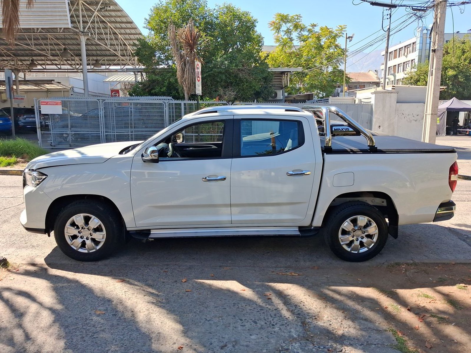 Maxus T60 2.0 Glx Diesel 4x4 Dob. Cab. Euro6 At 4p 2023 - Imagen 4 de 8