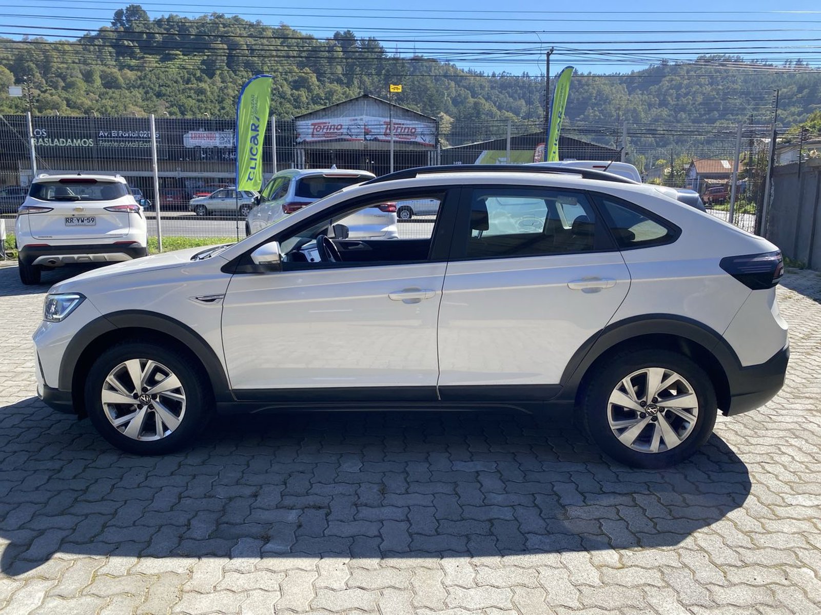 Volkswagen Nivus 1.0 Tsi Comfortline 4x2 At 5p 2023 - Foto 4 de 8