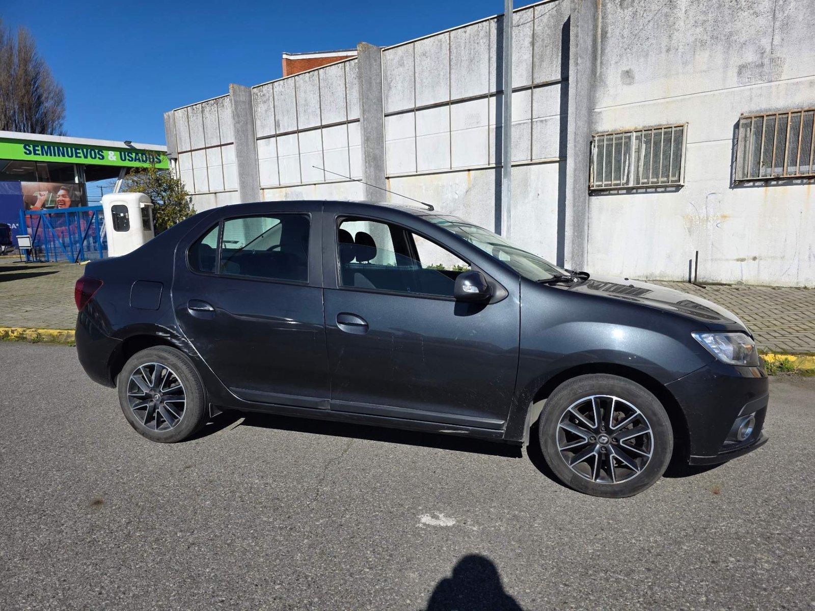 Renault Symbol 1.6 Intens 4x2 Mt 4p 2017 - Foto 3 de 5