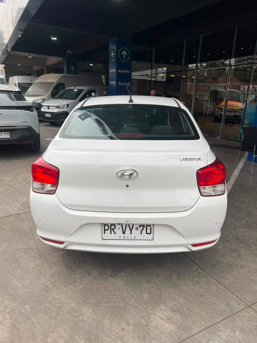 Hyundai Verna 1.4 Cb Plus 4x2 Mt5 4p 2021 - Imagen 4 de 4