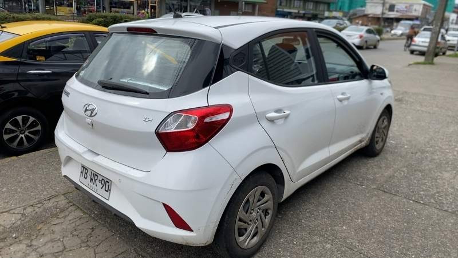 Hyundai Grand I10 1.2 Plus 4x2 Hb Mt 5p 2024 - Imagen 4 de 5