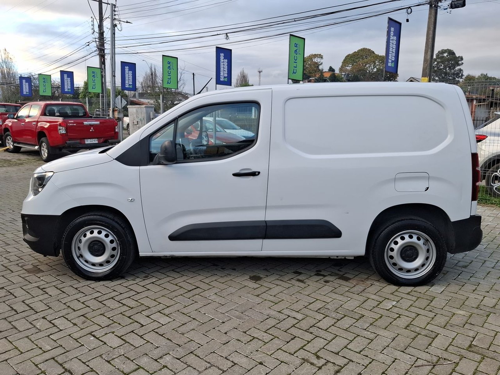 Opel Combo 1.6 Combo Td Diesel 4x2 Mt 5p 2023 - Foto 4 de 8