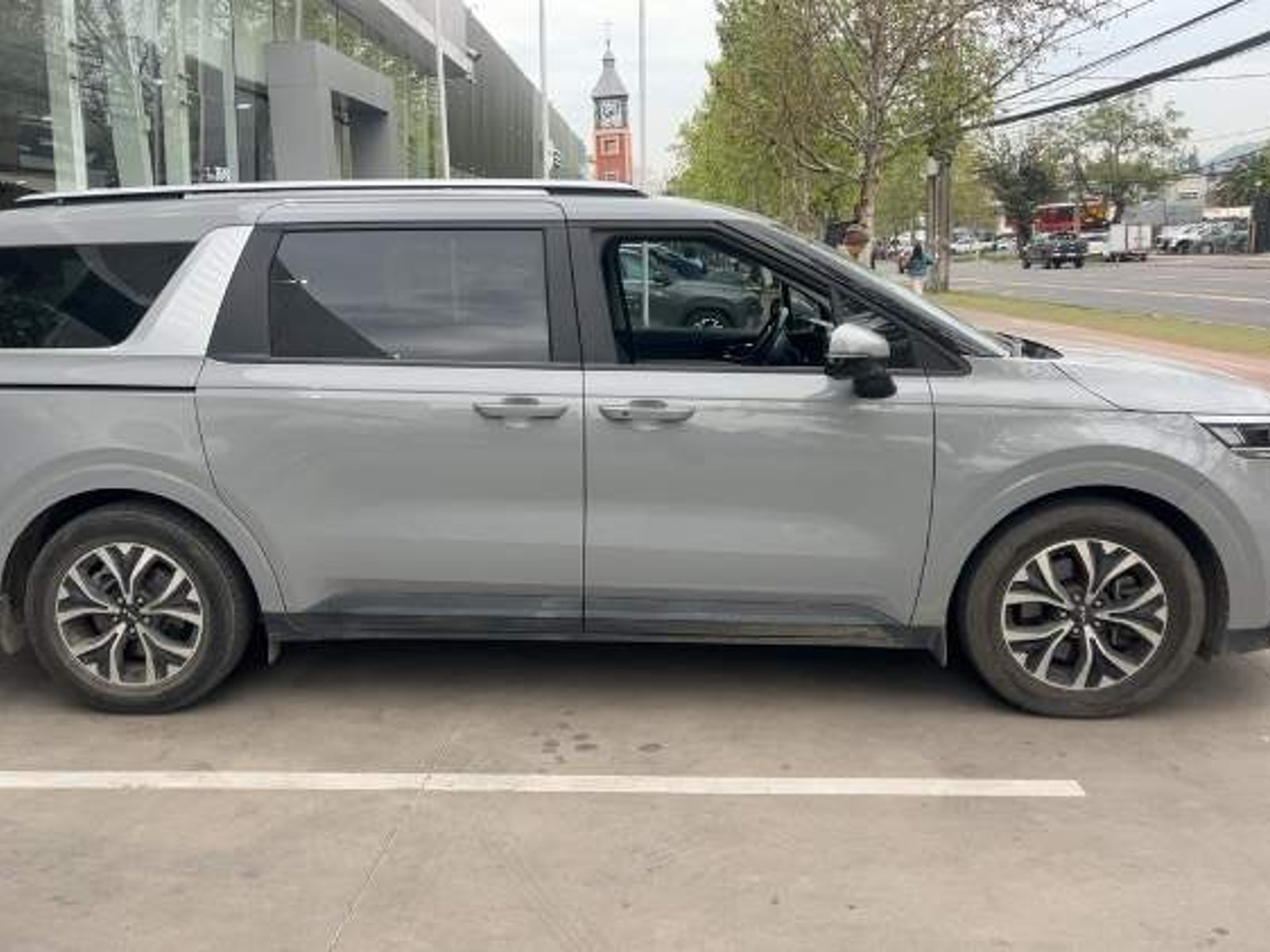 Kia Carnival 3.5 Ex 4x2 8at 5p 2022 - Foto 3 de 5