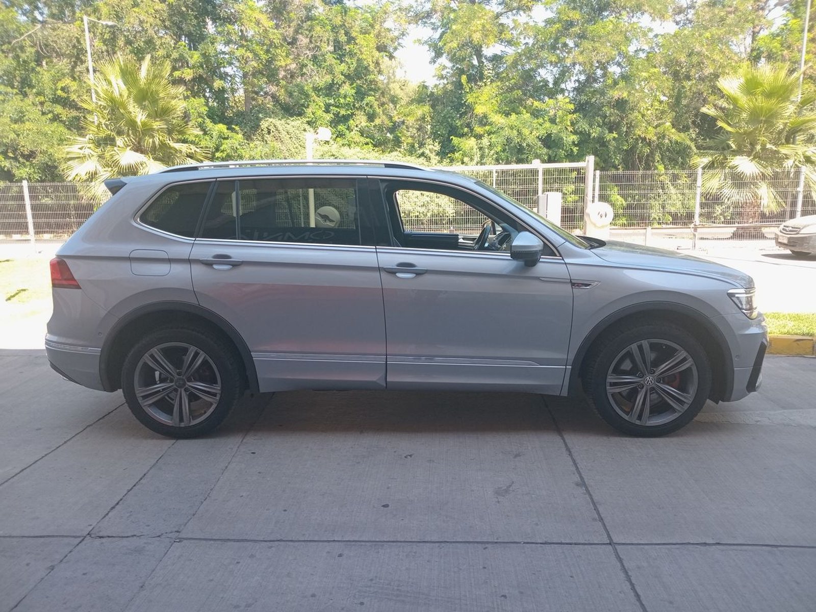 Volkswagen Tiguan 2.0 Tsi R-line 4motion 220hp 3row At 5p 2021 - Imagen 8 de 8