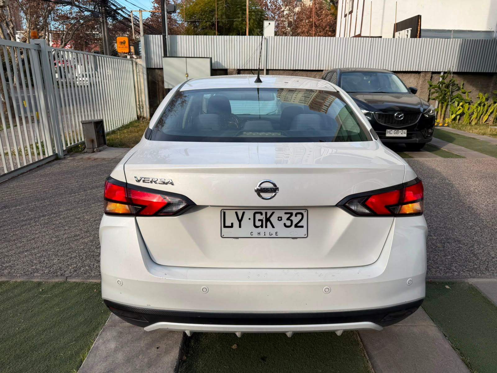 Nissan Versa 1.6 Sense 4x2 Mt 4p 2020 - Foto 5 de 8