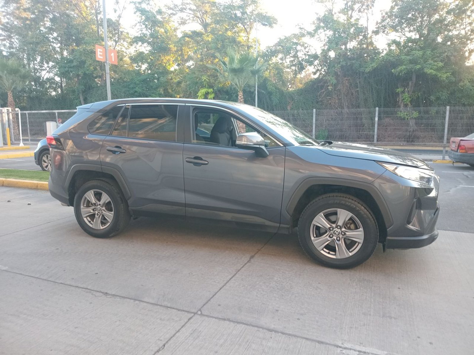 Toyota Rav 4 2.0 Le 4x2 Cvt At 5p 2022 - Imagen 8 de 8