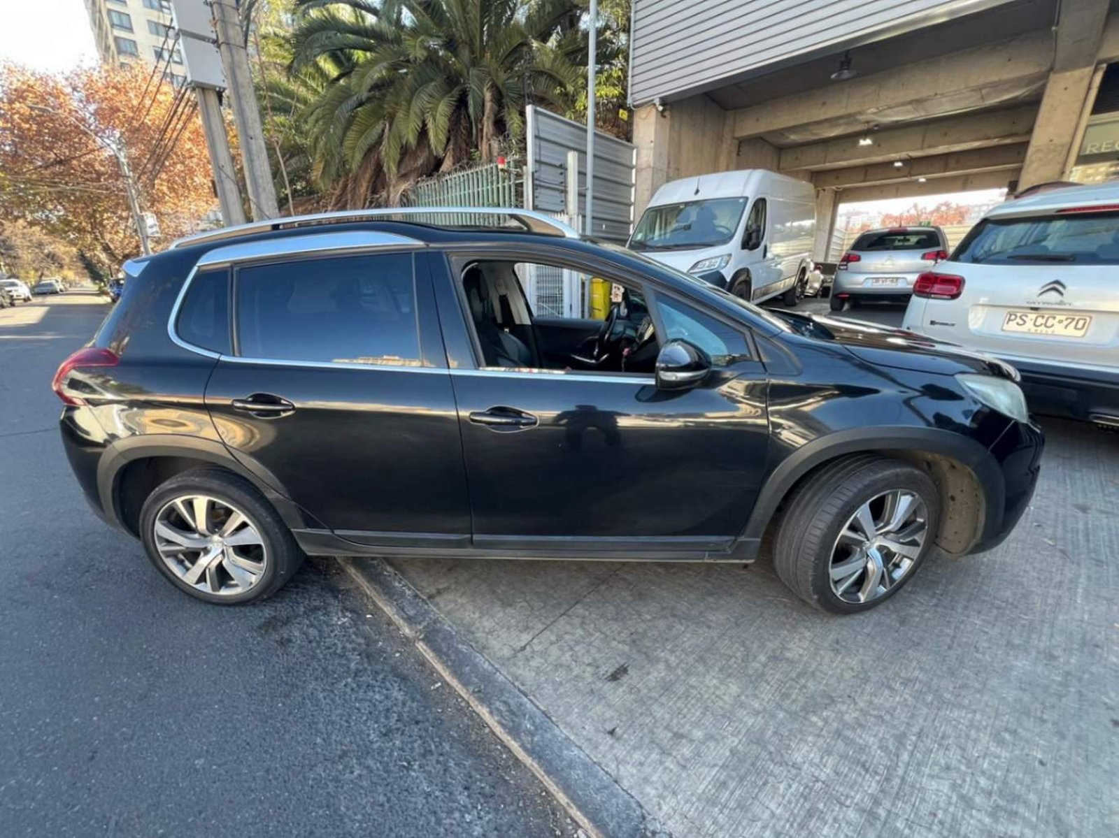 Peugeot 2008 1.5 Allure Bluehdi Diesel At 5p 2019 - Foto 3 de 8