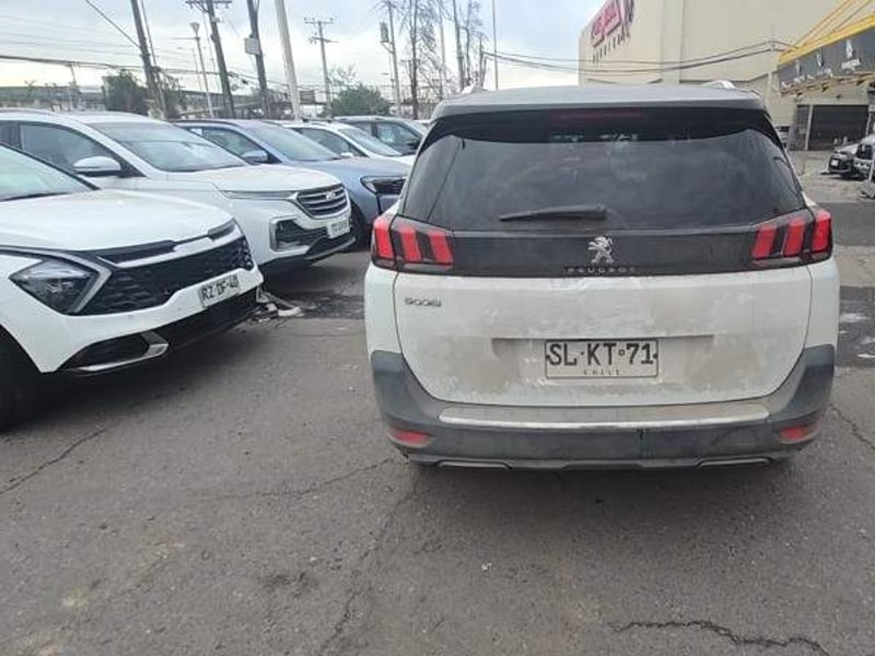 Peugeot 5008 1.5 Allure Pack Bluehdi 130 4x2 Eat8 5p 2023 - Imagen 5 de 5