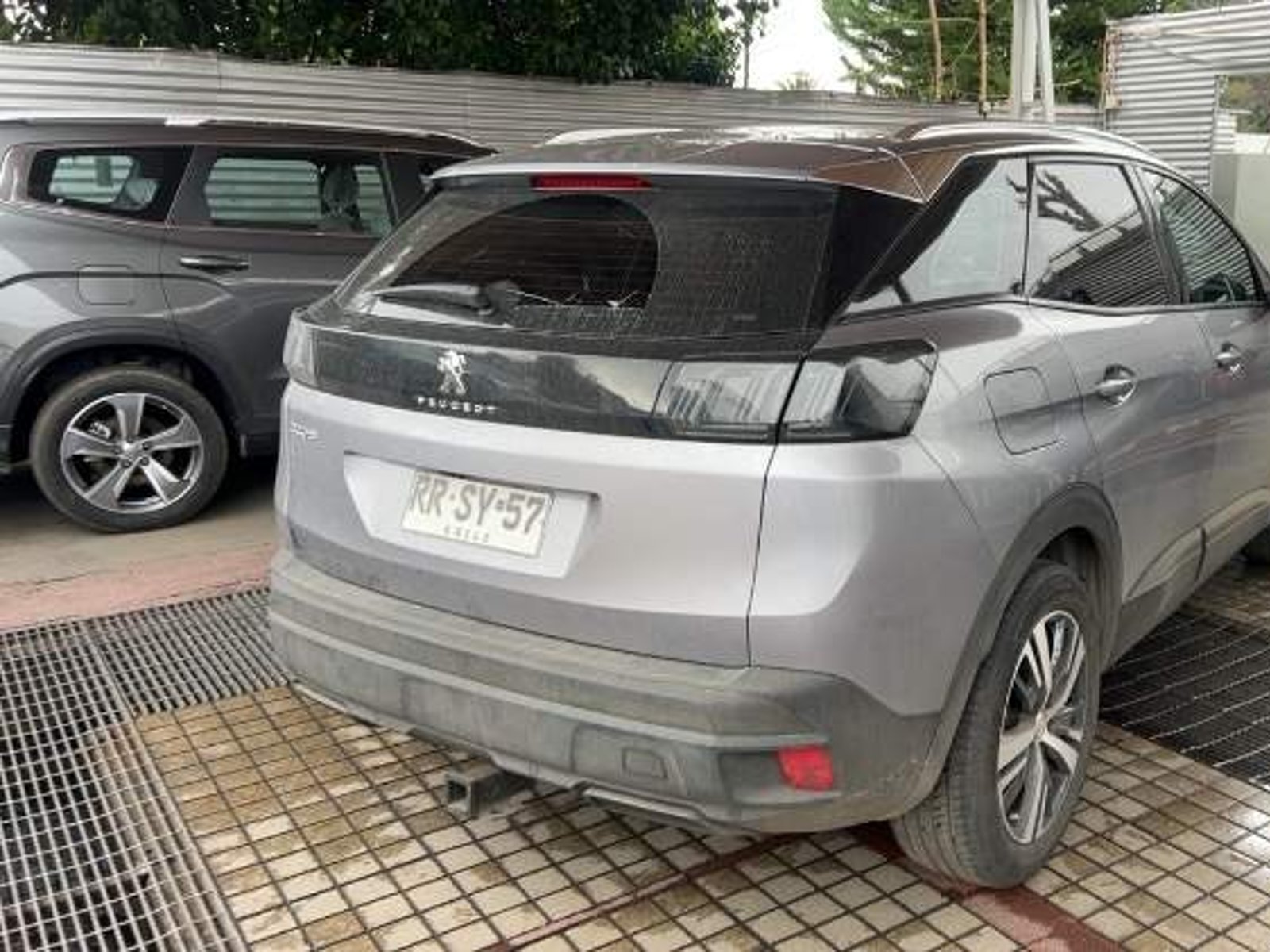 Peugeot 3008 1.2 Active Pack Puretech 4x2 130 Mt6 5p 2022 - Foto 4 de 5