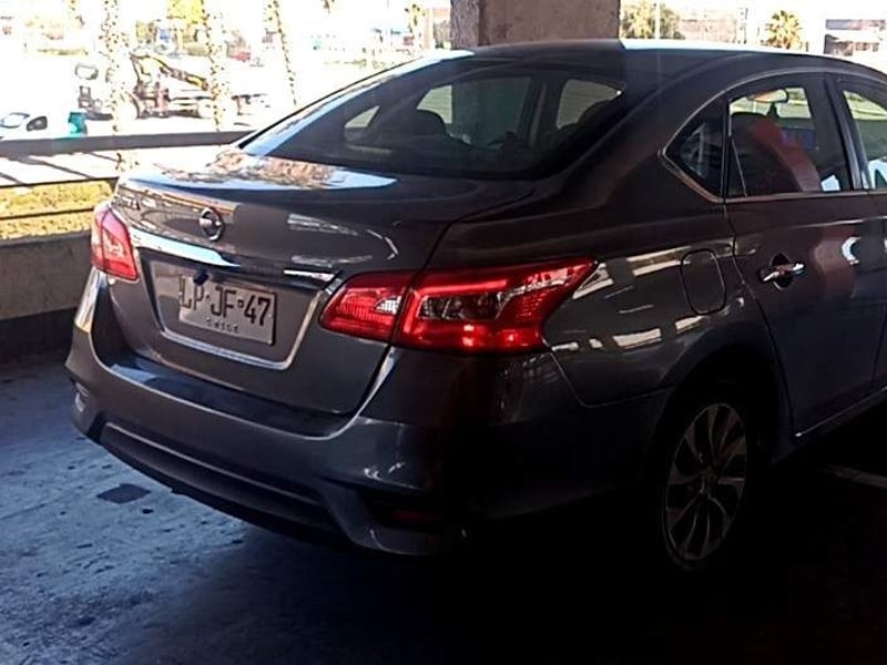 Nissan Sentra 1.8 Sense 4x2 Mt 4p 2019 - Imagen 4 de 5