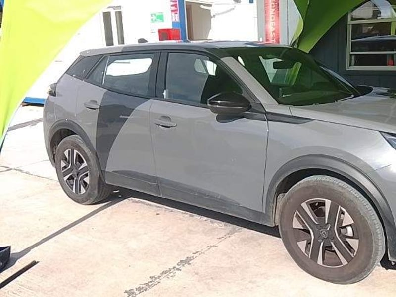 Peugeot 2008 1.2 Active Pack Puretech 130 4x2 Mt 5p 2024 - Imagen 3 de 5