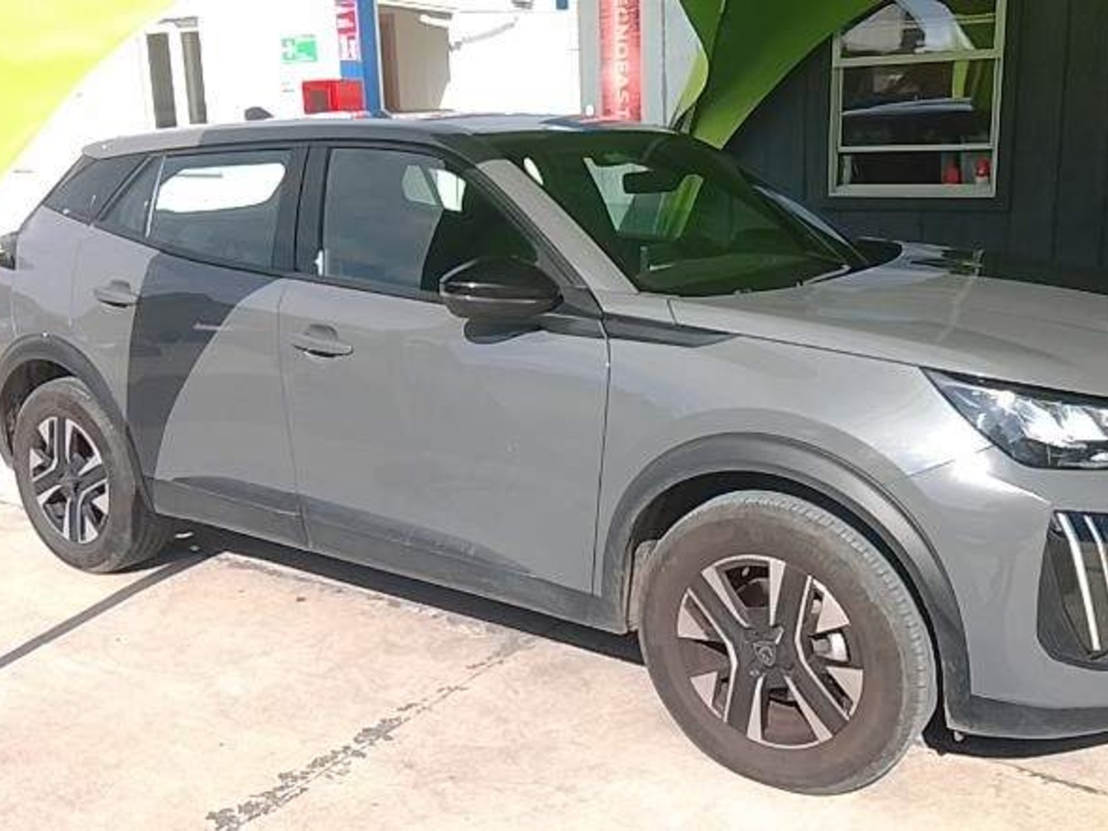 Peugeot 2008 1.2 Active Pack Puretech 130 4x2 Mt 5p 2024 - Foto 3 de 5