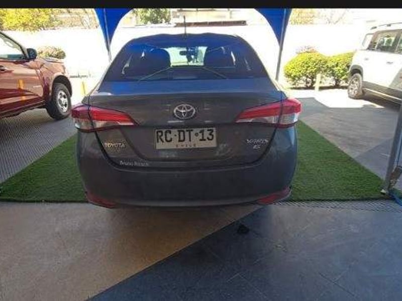 Toyota Yaris 1.5 Gli 4x2 Sdn Mt 4p 2021 - Imagen 5 de 5