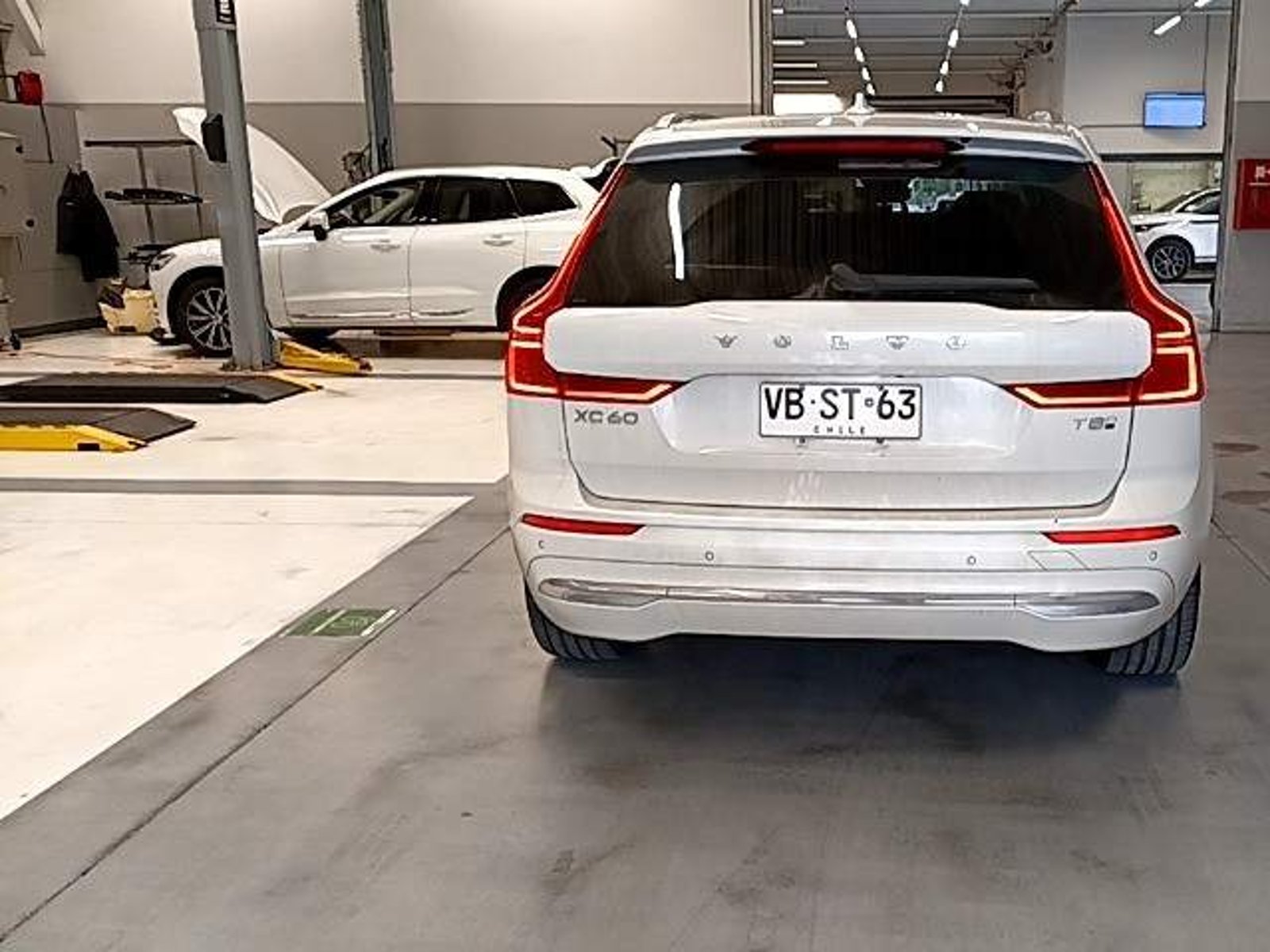 Volvo Xc60 2.0 T8 Recharge Plus Hybrid Awd At 5p 2025 - Foto 5 de 5