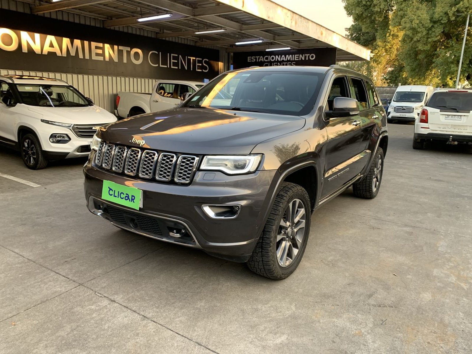 Jeep Grand Cherokee 5.7 Overland 4x4 At 5p 2019 - Foto 5 de 8