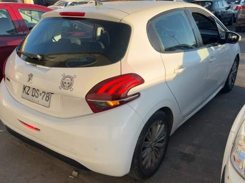 Peugeot 208 1.2 Active Pack Puretech 4x2 82hp Mt 5p 2019 - Imagen 4 de 5