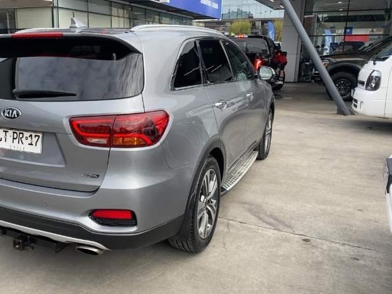 Kia Sorento 2.4 Ex Special Pack 4x2 6at 5p 2020 - Imagen 4 de 5