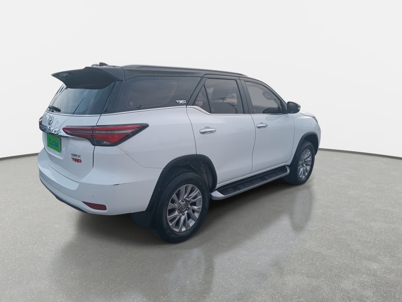 Toyota Fortunner 2.7 Srx 4x2 At 5p 2022 - Imagen 7 de 8