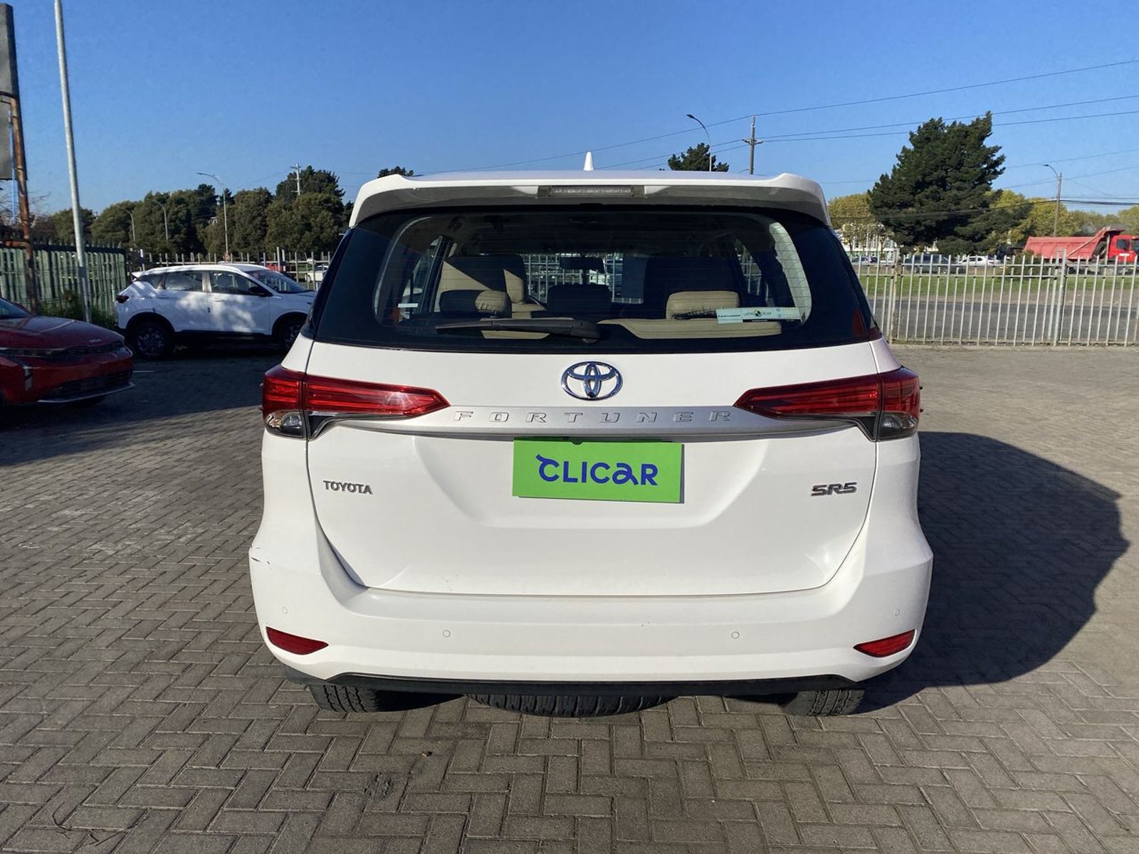 Toyota Fortunner 2.7 Sr5 4x2 At 5p 2023 - Imagen 6 de 8