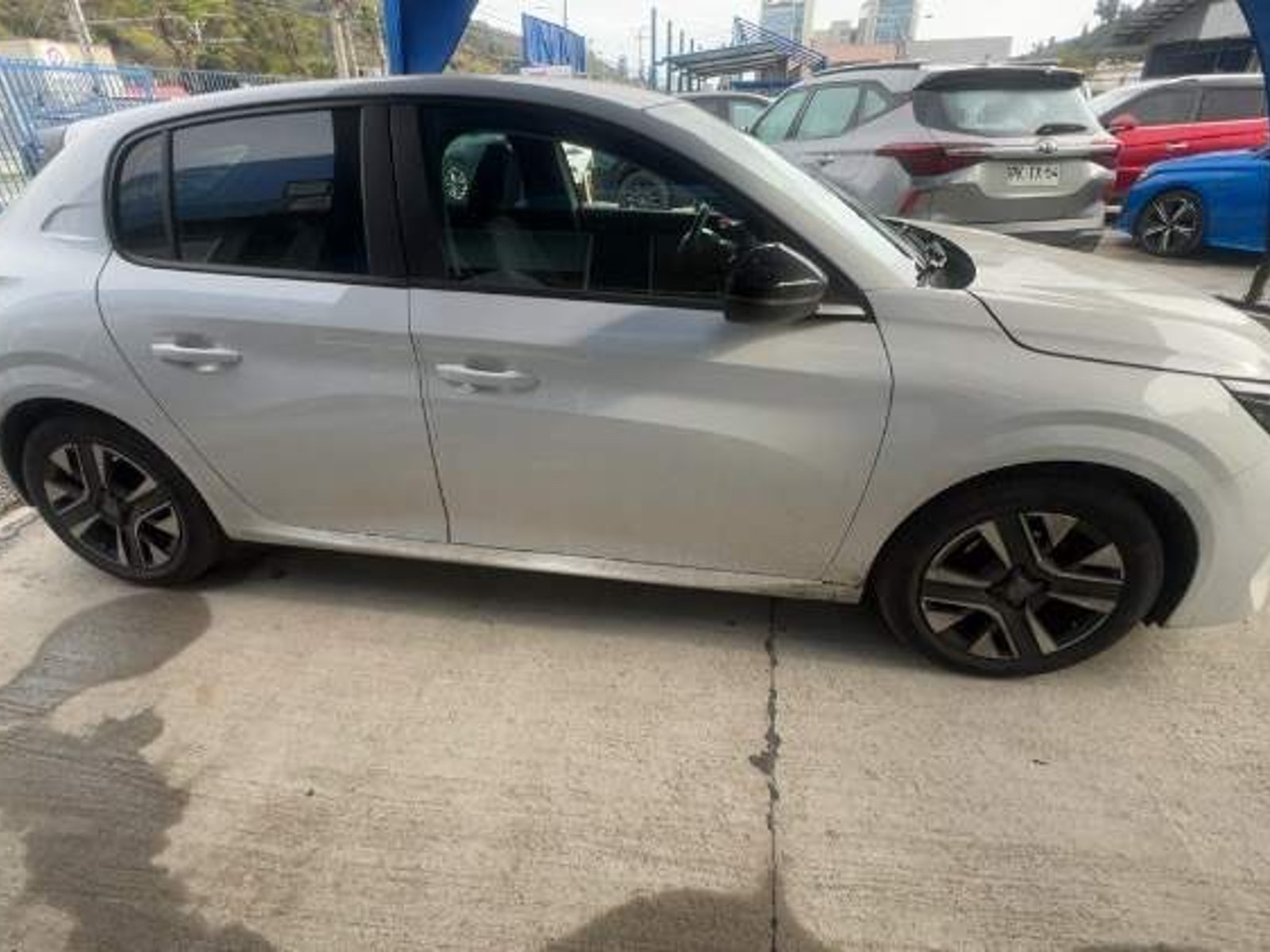 Peugeot 208 1.2 Puretech Allure Pack 100 4x2 Mt 5p 2024 - Foto 2 de 4