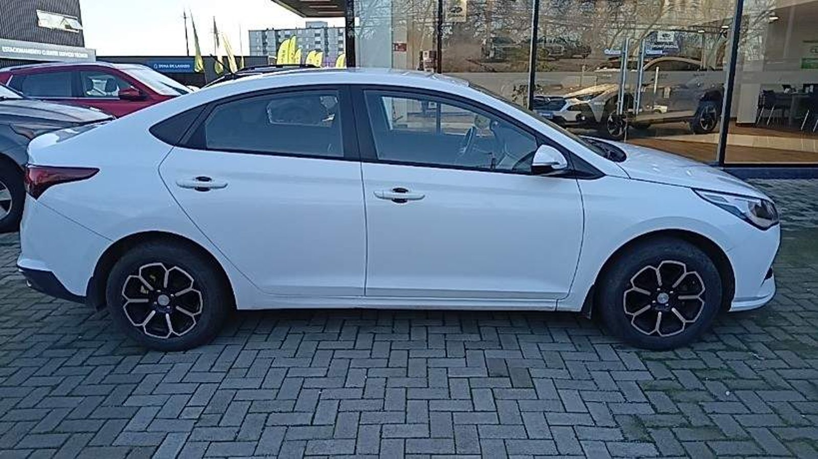 Hyundai Accent 1.4 Hci Plus 4x2 Mt 4p 2024 - Imagen 3 de 5