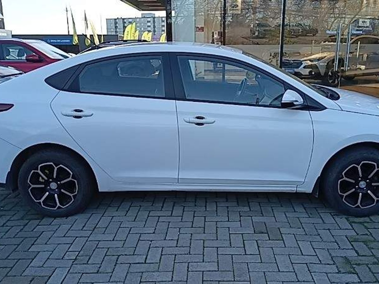 Hyundai Accent 1.4 Hci Plus 4x2 Mt 4p 2024 - Foto 3 de 5