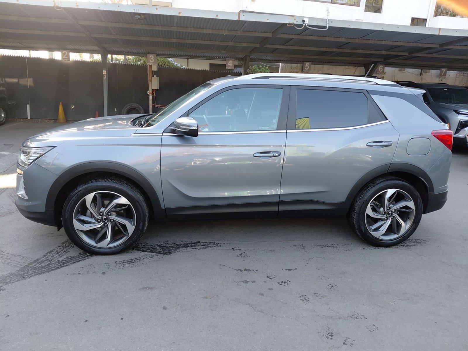 Ssangyong Korando 1.5t Limited Cg112 4x2 At 5p 2024 - Foto 4 de 8