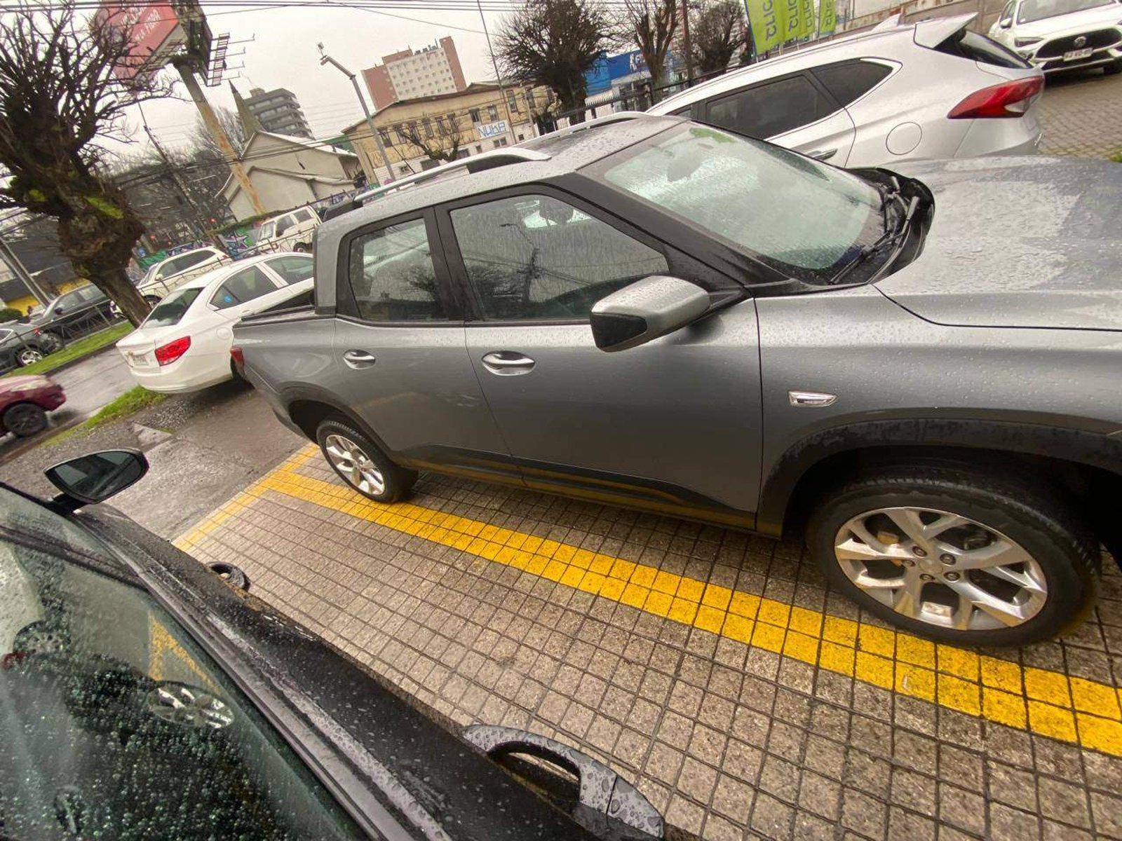 Chevrolet Montana 1.2t Ltz R 4x2 At 4p 2024 - Imagen 3 de 5