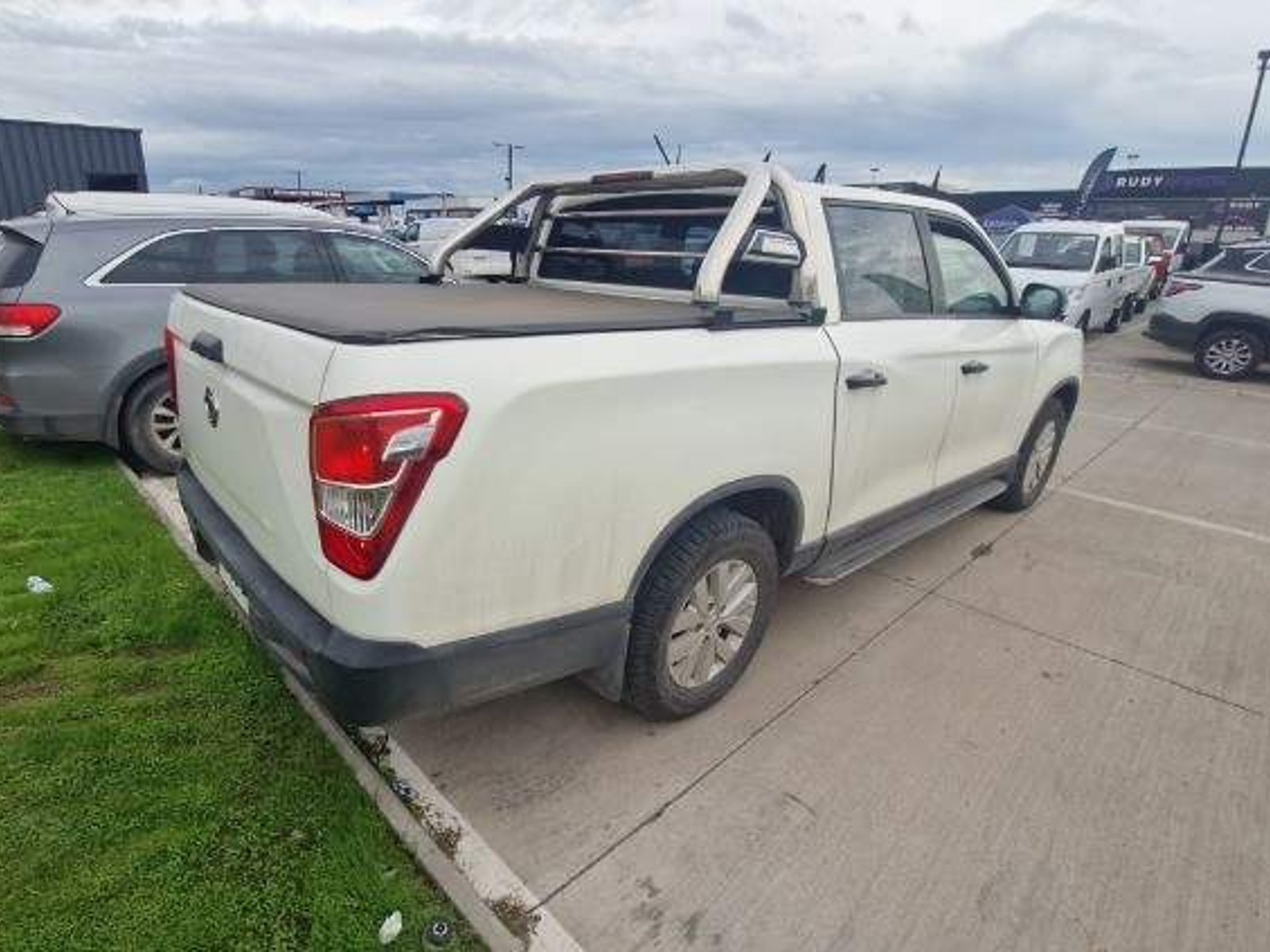 SsangYong Musso 2.2 Grand Glx Td Diesel 2wd Mt6 4p 2022 - Foto 3 de 4