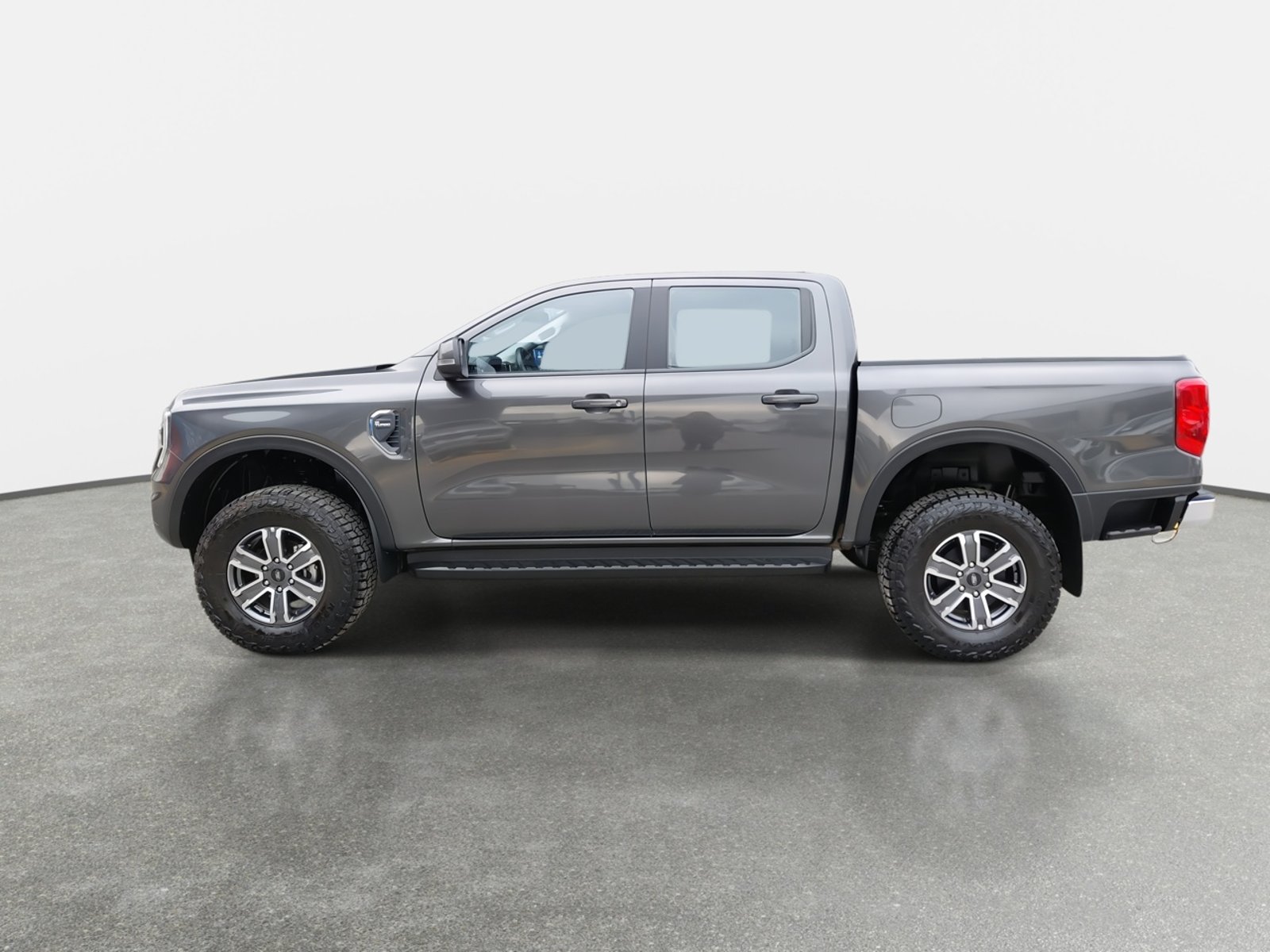 Ford Ranger 2.0 Xlt Diesel 4x2 Dob. Cab. At 4p 2025 - Foto 4 de 8