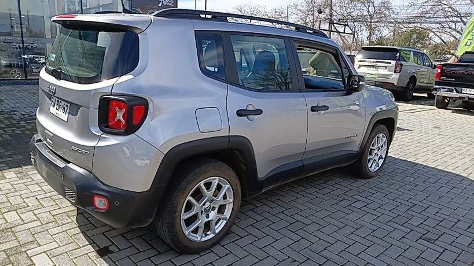 Jeep Renegade 1.8 Sport Lx 4x2 Mt 5p 2022 - Imagen 4 de 5