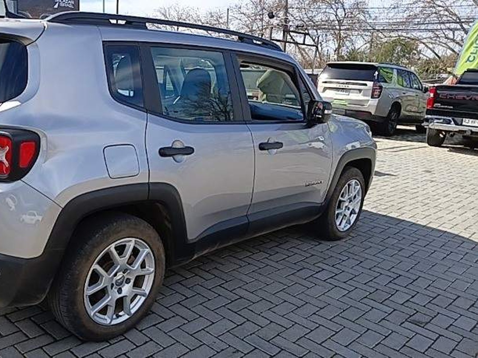 Jeep Renegade 1.8 Sport Lx 4x2 Mt 5p 2022 - Foto 4 de 5