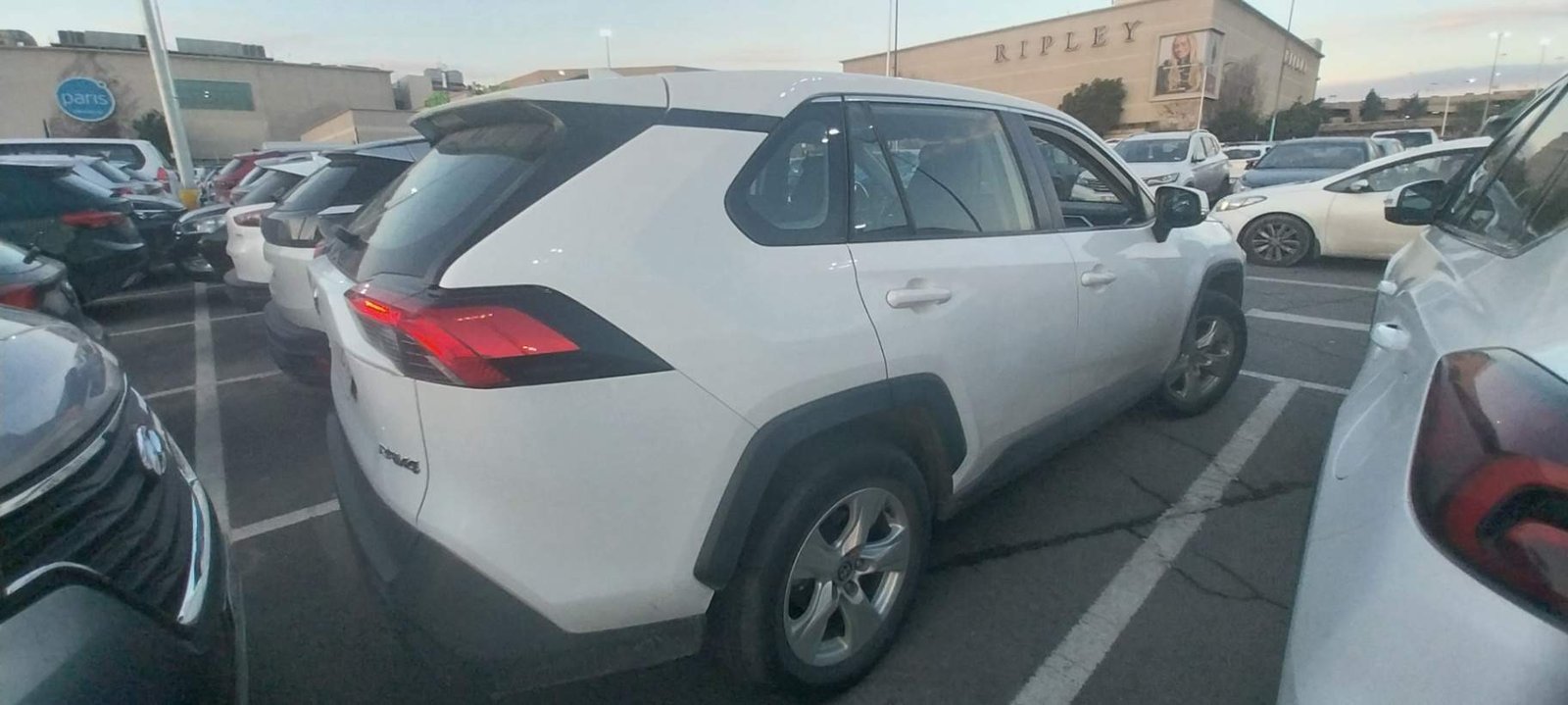 Toyota Rav 4 2.0 Le 4x2 Mt 5p 2021 - Imagen 3 de 4