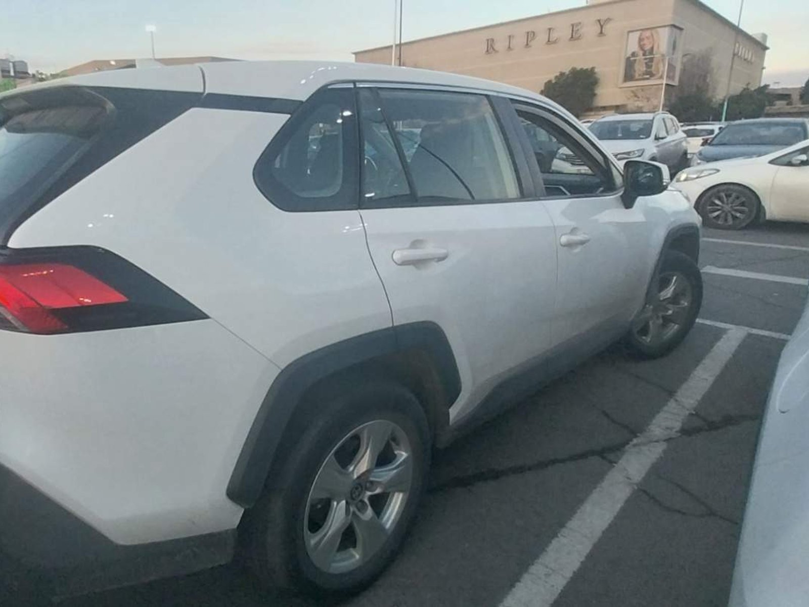 Toyota Rav 4 2.0 Le 4x2 Mt 5p 2021 - Foto 3 de 4