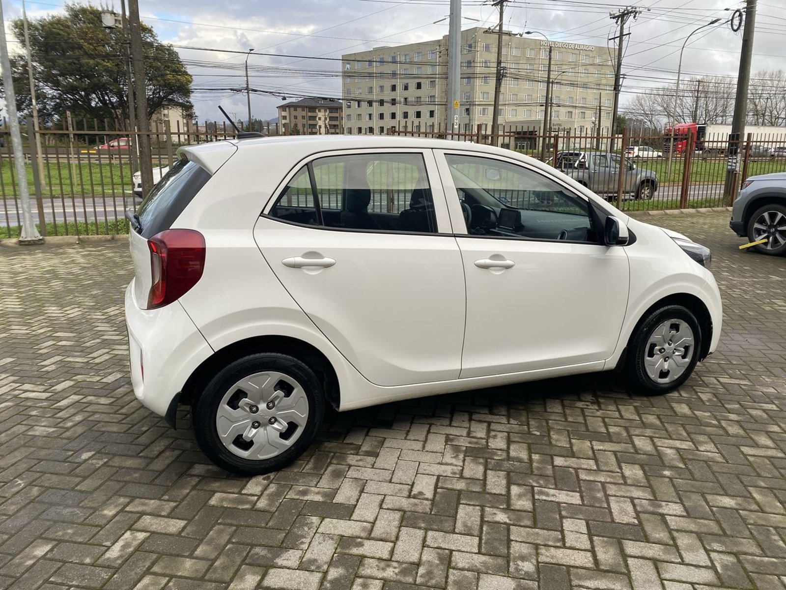 Kia Morning 1.2 Ex 4x2 Hb Abs Ac 5mt 5p 2023 - Imagen 7 de 8