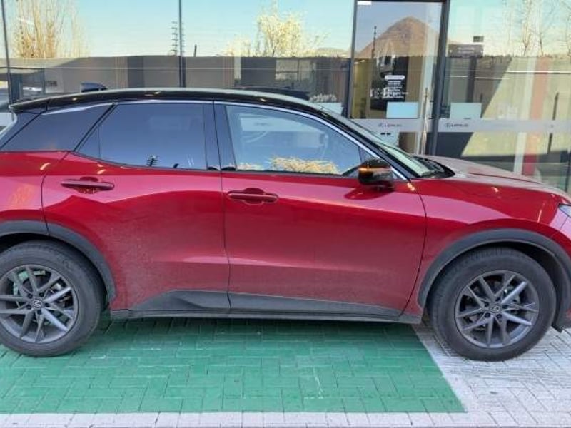 Lexus Lbx 1.5 Active Hibrido 4x2 Cvt At 5p 2024 - Imagen 3 de 5