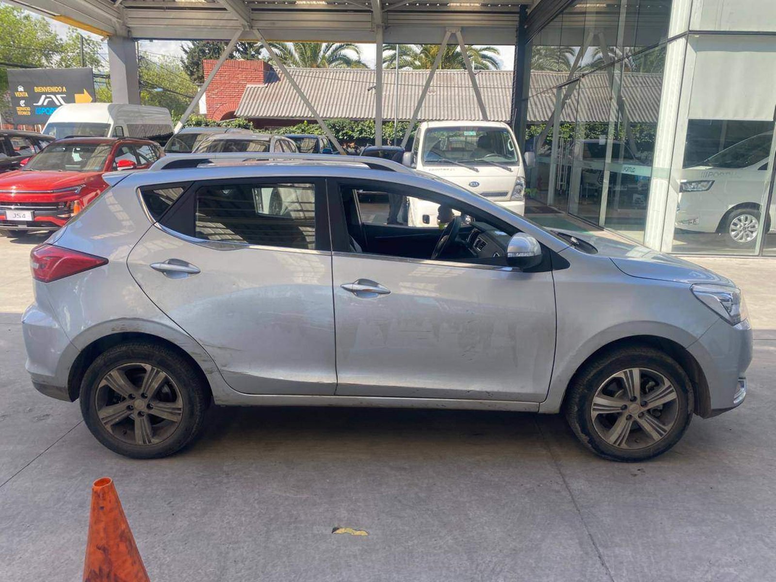 JAC Js2 1.5 Luxury 4x2 Cvt At 5p 2025 - Foto 3 de 5