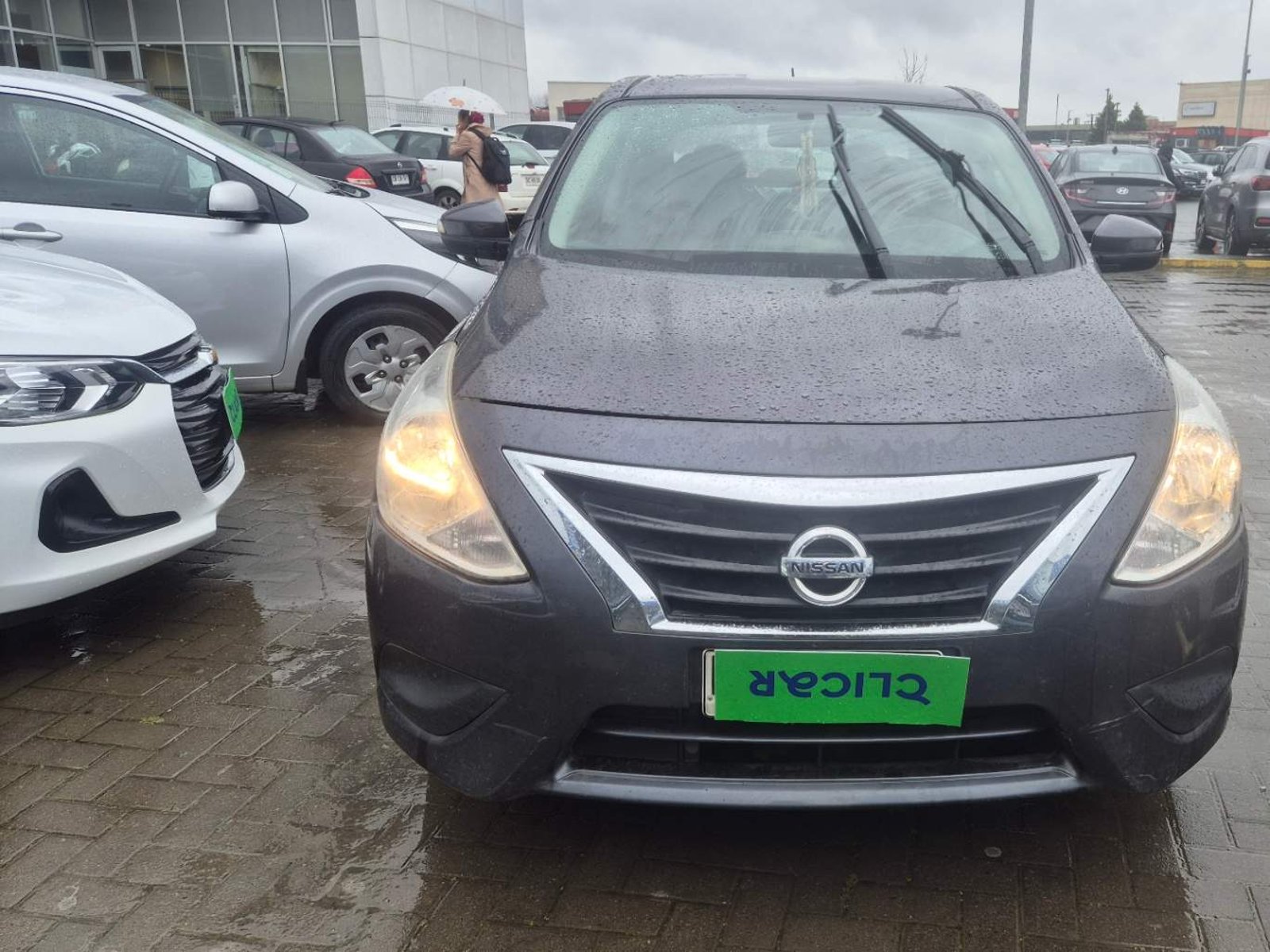 Nissan Versa 1.6 Sense 4x2 Mt 4p 2019 - Foto 2 de 5