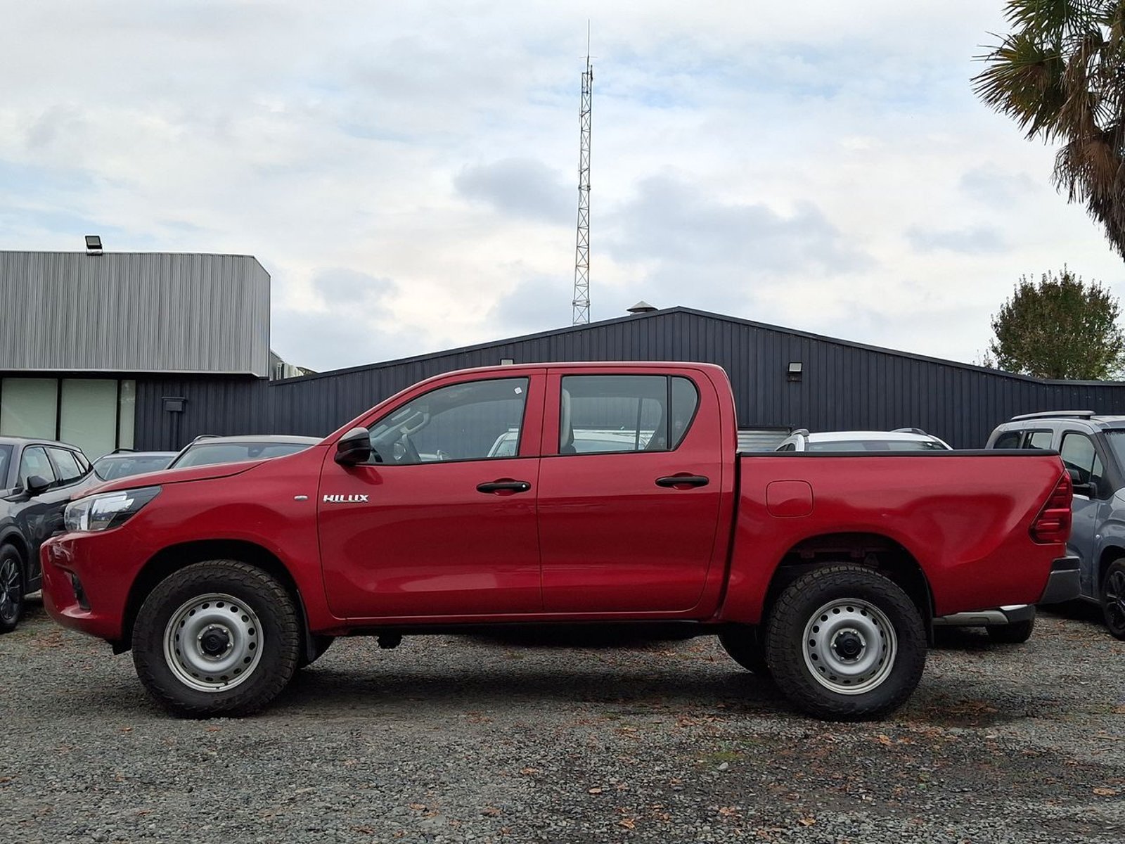 Toyota Hilux 2.4 Dx Diesel 4x2 Dob. Cab. Mt 4p 2023 - Foto 4 de 8