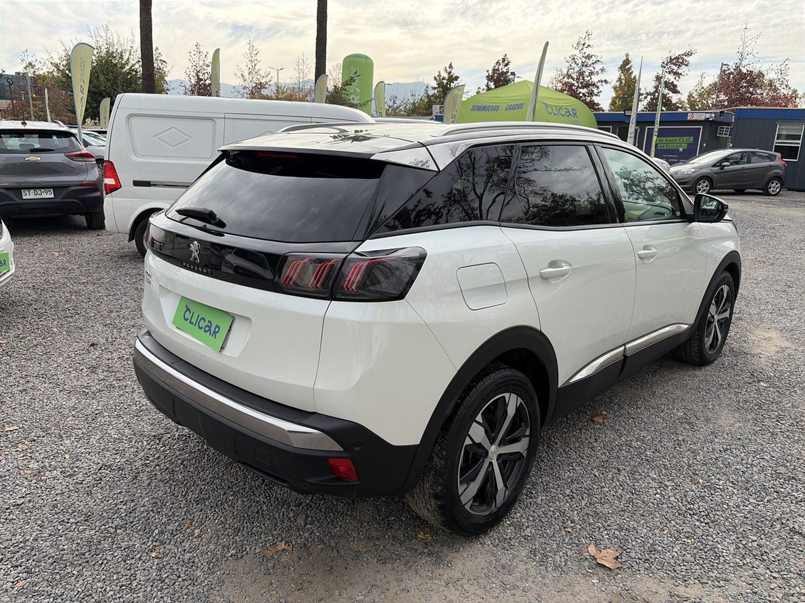 Peugeot 3008 1.5 Allure Pack Bluehdi 130 4x2 Eat8 5p 2024 - Imagen 7 de 8