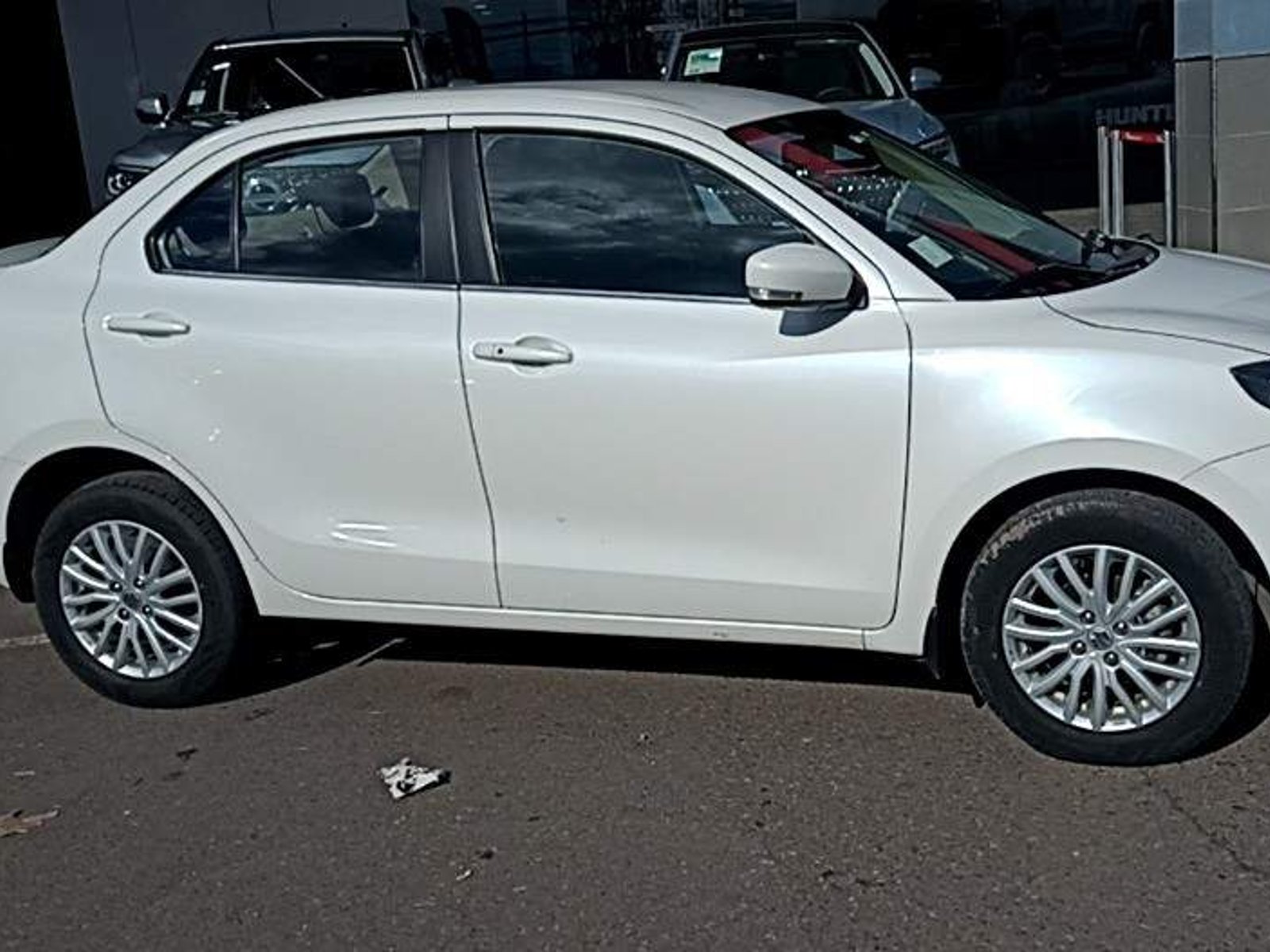 Suzuki Dzire 1.2 Glx 4x2 Mt 4p 2023 - Foto 2 de 4