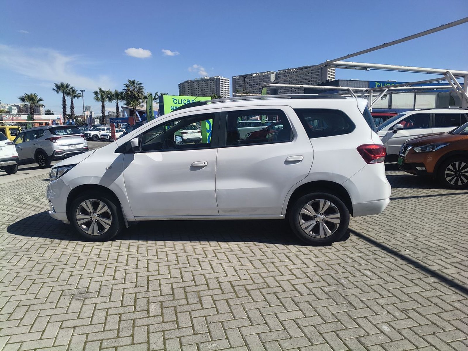 Chevrolet Spin 1.8 Premier 4x2 Mt 5p 2022 - Imagen 4 de 8