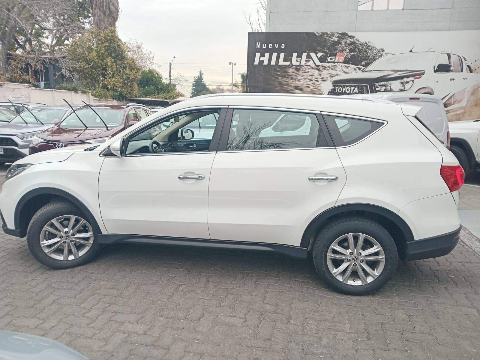 Dfsk Glory 1.8 Comfort 4x2 Mt 5p 2022 - Imagen 8 de 8